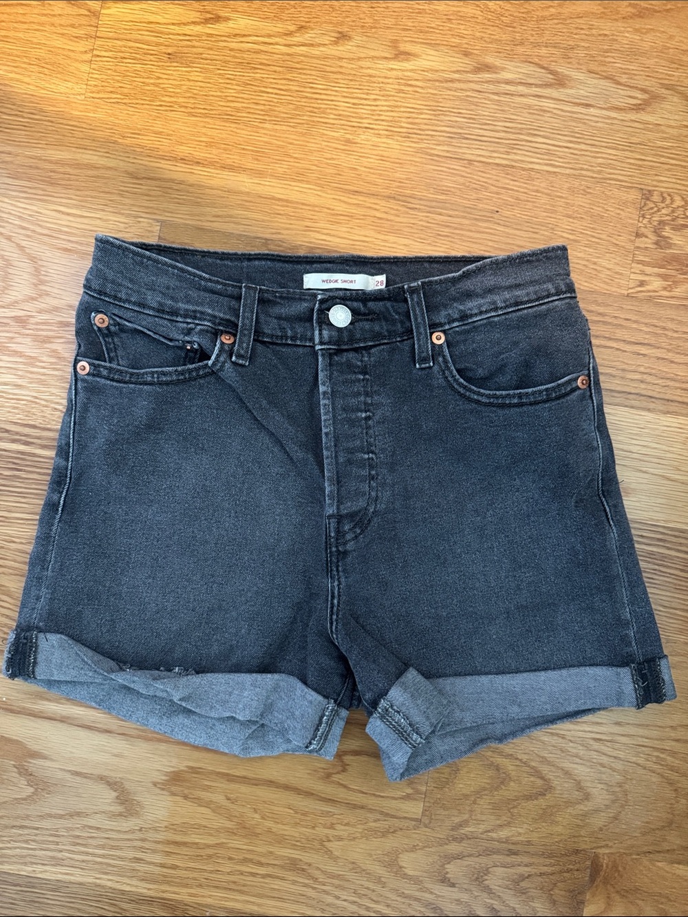 Levi’s • Wedgie Short Black Denim Shorts